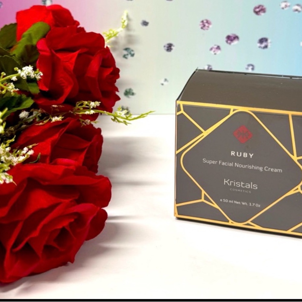 Ruby Super Facial Nourishing Cream - Gold and Black
